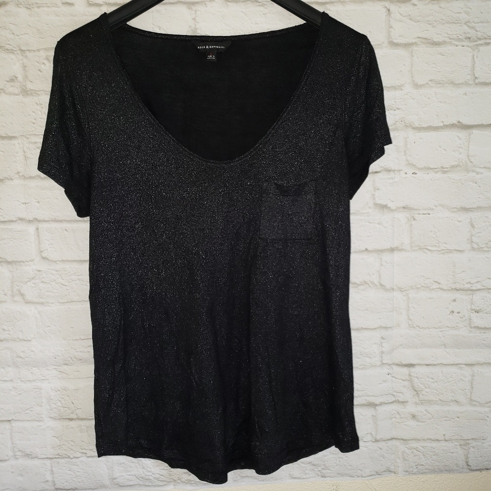 🌻 Rock & Republic Black Shiny Blouse Size